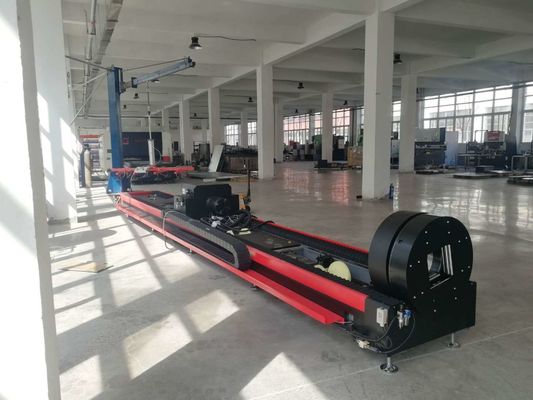 Mesin pemotong logam industri presisi tinggi dengan dua chucks