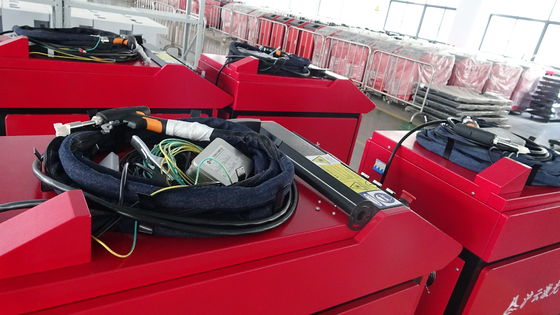 Portable Handheld Laser Welder 1000W 1500W 2000W 3000W dengan Kecepatan Pemotongan 100m/min