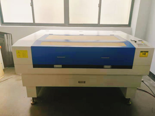 CO2 Laser Cutting Mesin Ukiran 40W 60W 80W 100W 150W 200W untuk High Precision Cutting