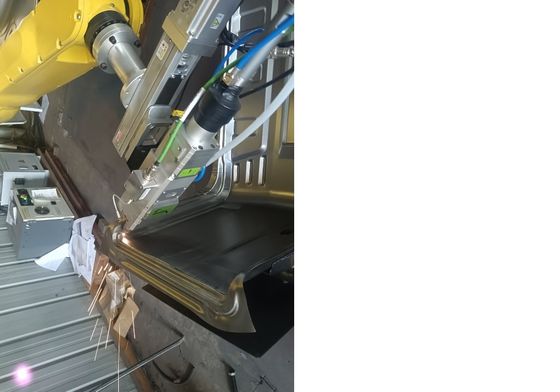 CNC Ya Mesin Laser Robot Pengelasan 3D untuk Mesin Pemotong Logam Kompleks Cerdas