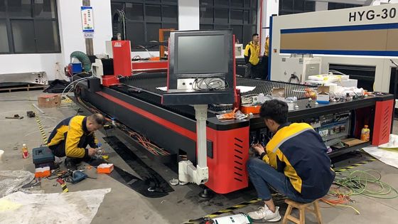 25m/min Kecepatan pemotongan Mesin pemotongan serat tabung logam dengan kepala laser Raytools