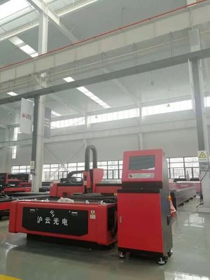 Mesin pemotong aluminium serat laser CNC 3015 dengan berat 5000 kg
