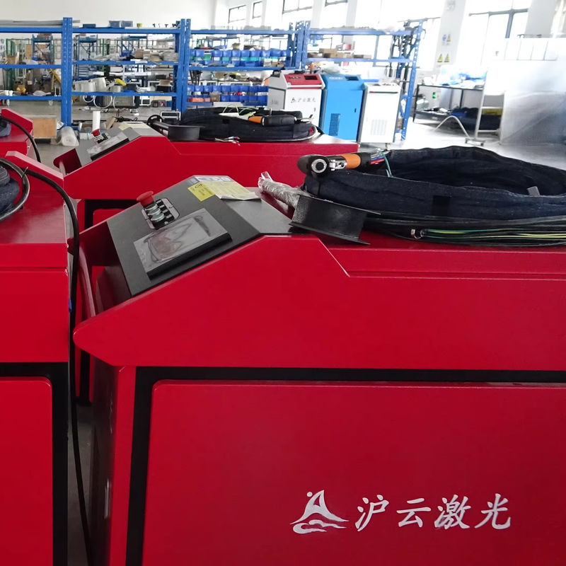 Portable Handheld Laser Welder 1000W 1500W 2000W 3000W dengan Kecepatan Pemotongan 100m/min